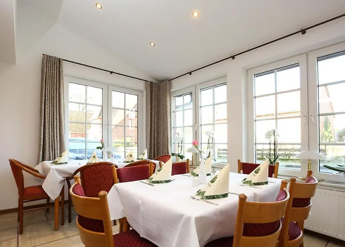 Zur Linde Hotel 2*